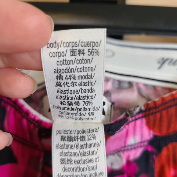 NWT Victorias Secret Pink Flannel Boxy Pajama Short Womens XL Pink Fire Ornament - Picture 5 of 9